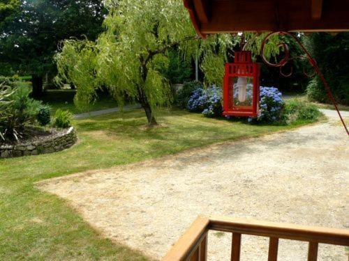 Hotel La Cle Des Roulottes Pluvigner Exterior foto