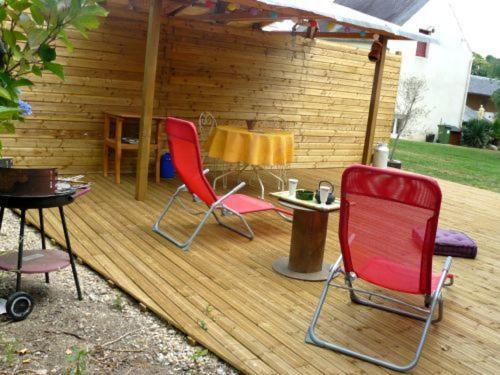 Hotel La Cle Des Roulottes Pluvigner Exterior foto