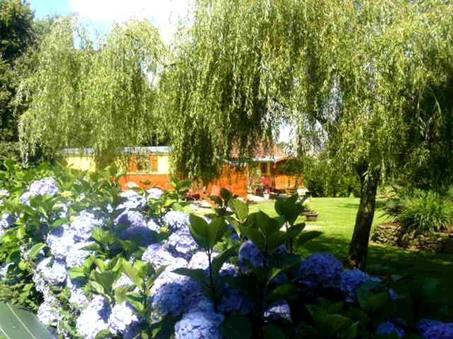 Hotel La Cle Des Roulottes Pluvigner Exterior foto